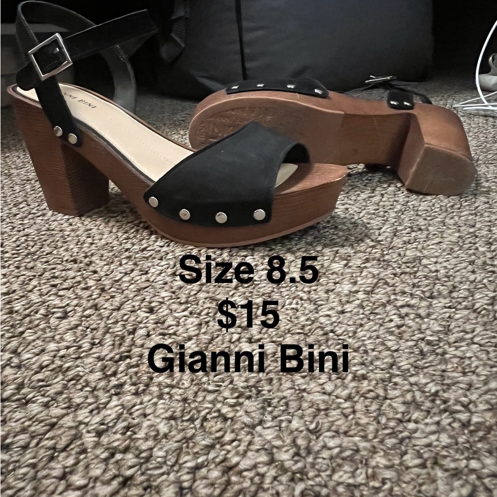 Gianni Bini Black and Tan Platform Sandals